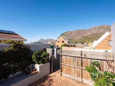 4 bedroom, Simons Town Western Cape N/A