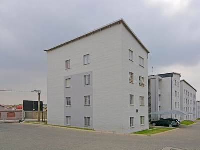 Apartment For Rent In Fleurhof, Roodepoort