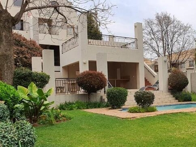 Apartment For Sale In Waverley, Johannesburg
