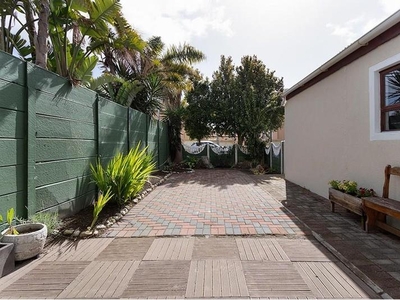 Charming Semi-Detached Townhouse in Durbanville