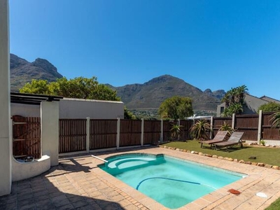 House For Rent In Beach Estate, Hout Bay