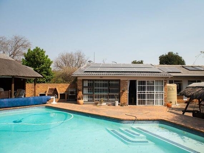 House For Rent In Farrarmere, Benoni