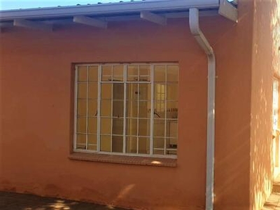 House For Rent In The Hill, Johannesburg
