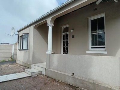 House For Sale In Goodwood Central, Goodwood