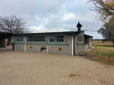 House For Sale In Highveld, Bloemfontein
