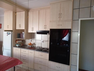 House For Sale In Jan Kempdorp, Northern Cape