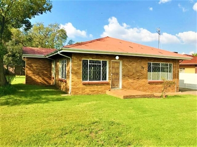 House For Sale In Selcourt, Springs