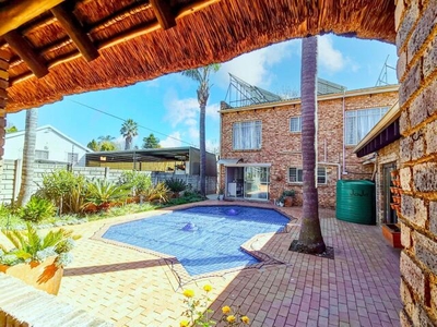 House For Sale In Strubensvallei, Roodepoort