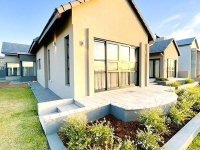 House For Sale In Woodland Hills Bergendal, Bloemfontein