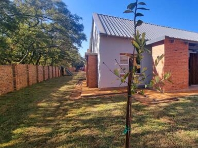 Townhouse For Rent In Equestria, Pretoria