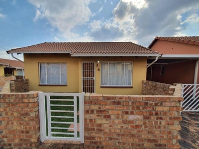 Townhouse For Rent In Ormonde, Johannesburg