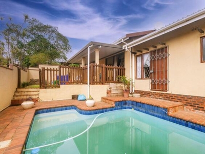 Townhouse For Sale In Malvern, Queensburgh