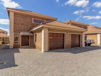 Townhouse For Sale In Modder East, Springs