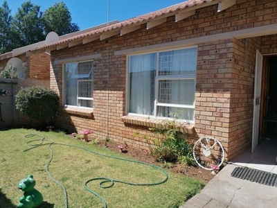 Townhouse For Sale In Quaggafontein, Bloemfontein