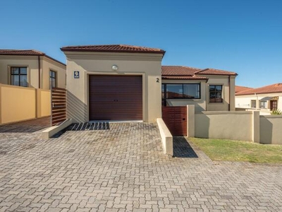 Townhouse For Sale In Westering, Port Elizabeth