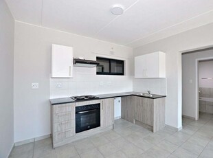 Under market value: Almost brand new 2 bed 2 bath apartment in safe complex in Parklands North