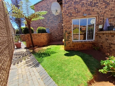 2 Bedroom Townhouse for Sale in Horison