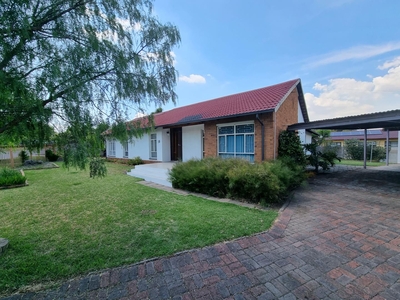 3 Bedroom House for sale in Secunda