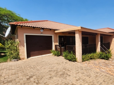 3 Bedroom House for sale in Stonehenge Ext 6