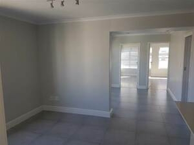 3 Beds Apartment in Observatory - Cape Town