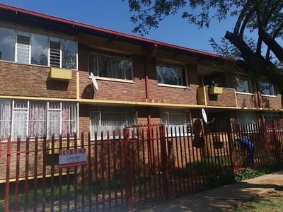 Apartment For Sale In Florida Lake, Roodepoort