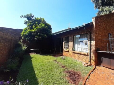 Townhouse For Sale In Annlin, Pretoria