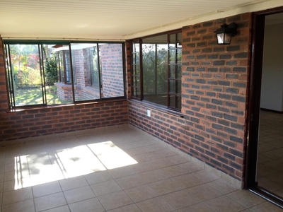 3 bedroom townhouse to rent in Kloof