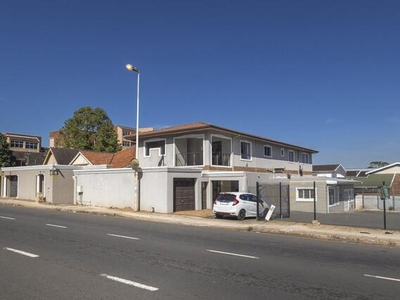 House For Sale In Essenwood, Durban