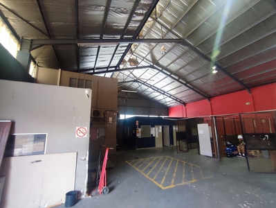 Industrial property to rent in Epping Industrial - 16 Losack Avenue