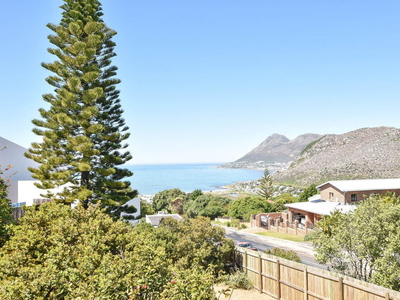 Wonderfully peaceful 3 Bedroom home, with stunning sea and mountain views