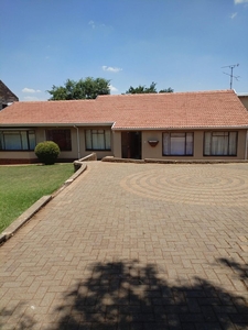 3 Bedroom House To Let in Lindhaven