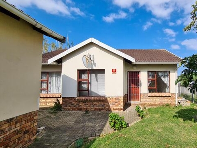 Townhouse For Sale In Nahoon Valley Park, East London