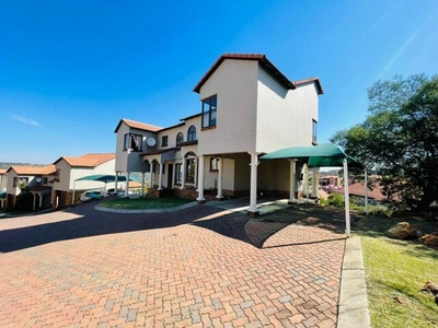 Townhouse For Sale In Winchester Hills, Johannesburg