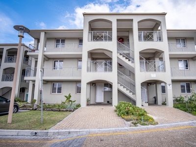 3 Bedroom Apartment To Let in Muizenberg