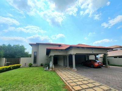 4 Bedroom House To Let in Pebble Rock Golf Village