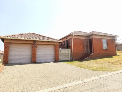 3 Bed House for Sale Thatch Hill Estate Centurion