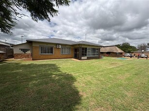 1.7 ha Land available in Randfontein