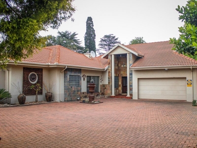House for sale with 5 bedrooms, Clubville, Middelburg