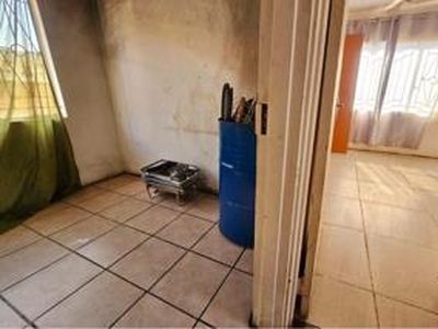 2 beautiful bedroom house for sale in Soshanguve block FF