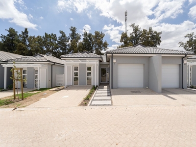 3 Bedroom House For Sale in Paarl Central