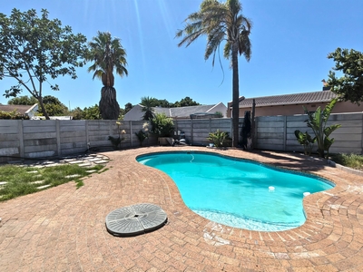 4 bedroom house for sale in Edgemead
