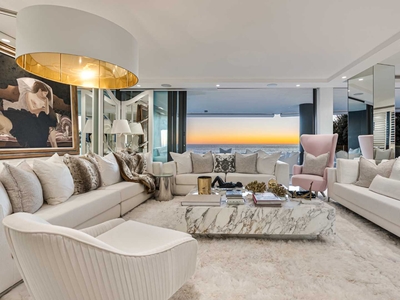 Penthouse For Sale in CLIFTON