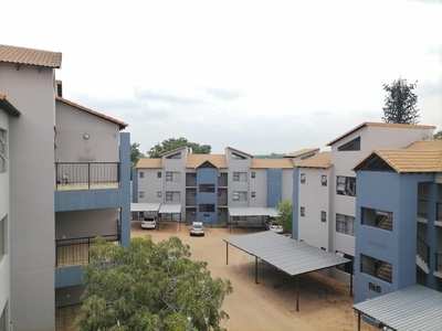 2 Bedroom Apartment For Sale in Honeydew Grove