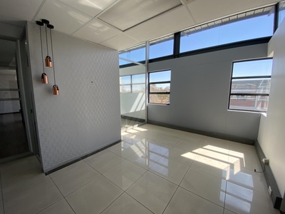 170m2 Office unit TO LET in Irene