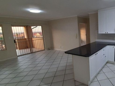 2 Bedroom Apartment / Flat for sale in Rooihuiskraal North .