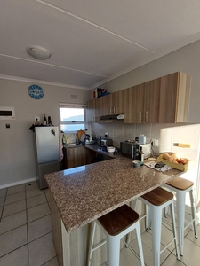 2 Bedroom Apartment To Let in Muizenberg