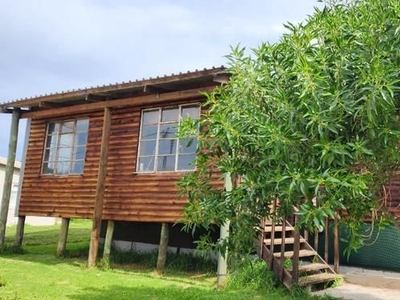 Charming wooden house with a good location in Albertinia.