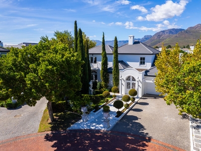 Property for sale with 4 bedrooms, Val de Vie Estate, Paarl