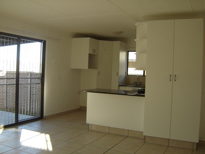 This neat 2-bedroom unit is situated in Riley Place, Gonubie