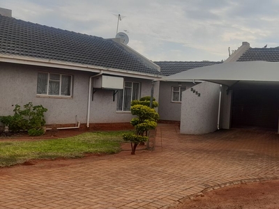 4 Bedroom Freehold For Sale in Mahwelereng Zone B